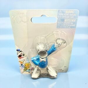2023 Just Play Disney100th Mini Donald Duck Silver Metallic Blue Figure A